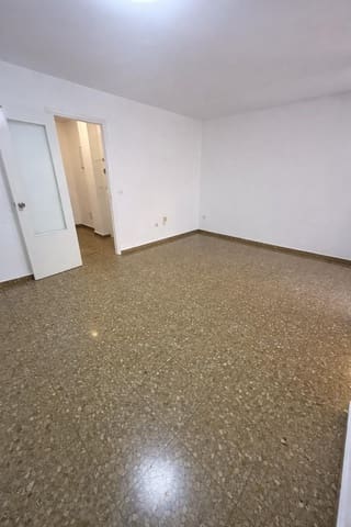 4 bedroom Flat for rent in Marmoles, Málaga city with garage - € 1,250 (Ref: 9541658)