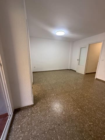 4 bedroom Flat for rent in Marmoles, Málaga city with garage - € 1,250 (Ref: 9541658)