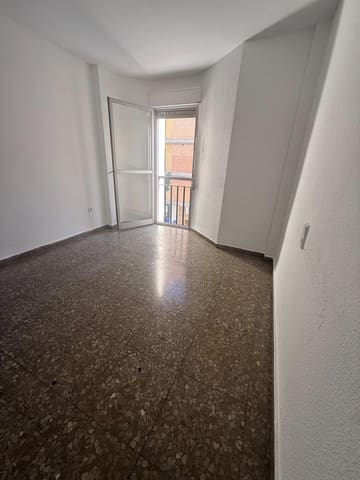 4 bedroom Flat for rent in Marmoles, Málaga city with garage - € 1,250 (Ref: 9541658)