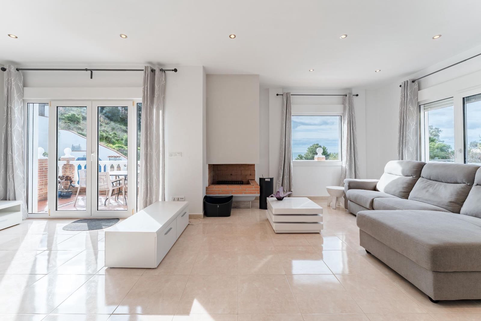 5 sovrum Villa till salu i Velez-Malaga med pool - 790 000 € (Ref: 9562078)