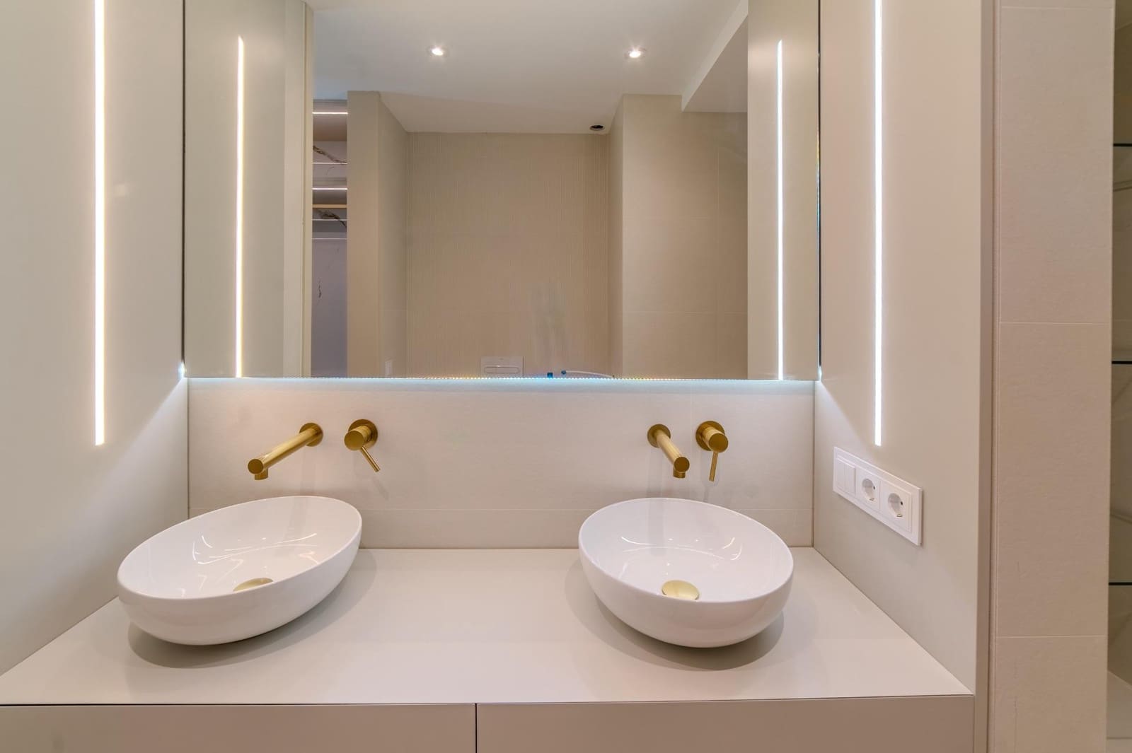 Piso de 2 habitaciones en Málaga ciudad en venta - 930.000 € (Ref: 9569020)