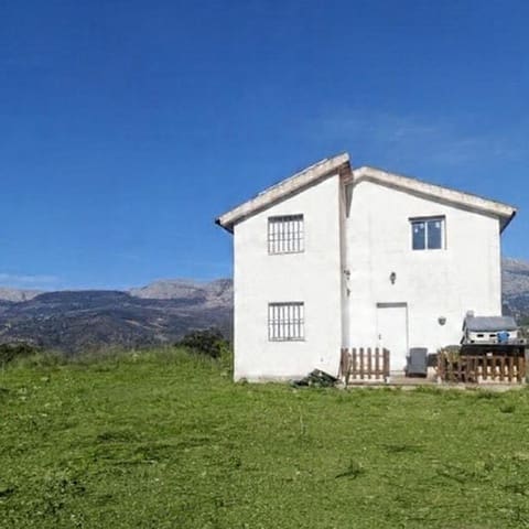 2 soveværelse Finca/Landehus til salg i Riogordo - € 150.000 (Ref: 9571398)