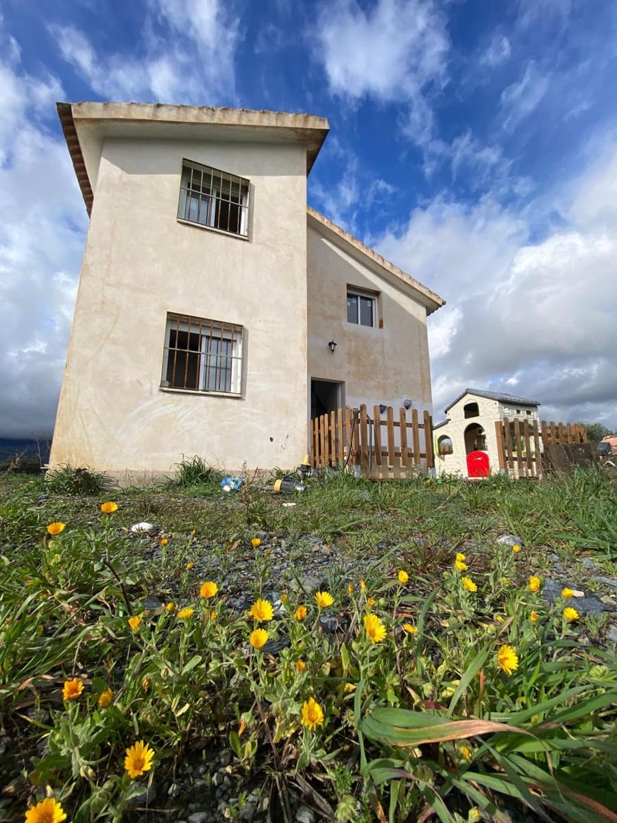 2 bedroom Finca/Country House for sale in Riogordo - € 150,000 (Ref: 9571398)