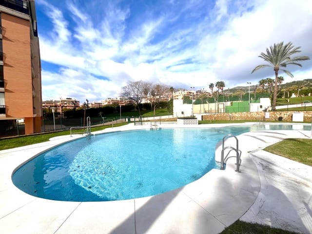 Piso de 3 habitaciones en Torremolinos en venta con piscina - 420.000 € (Ref: 9584549)