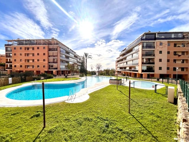 Piso de 3 habitaciones en Torremolinos en venta con piscina - 420.000 € (Ref: 9584549)