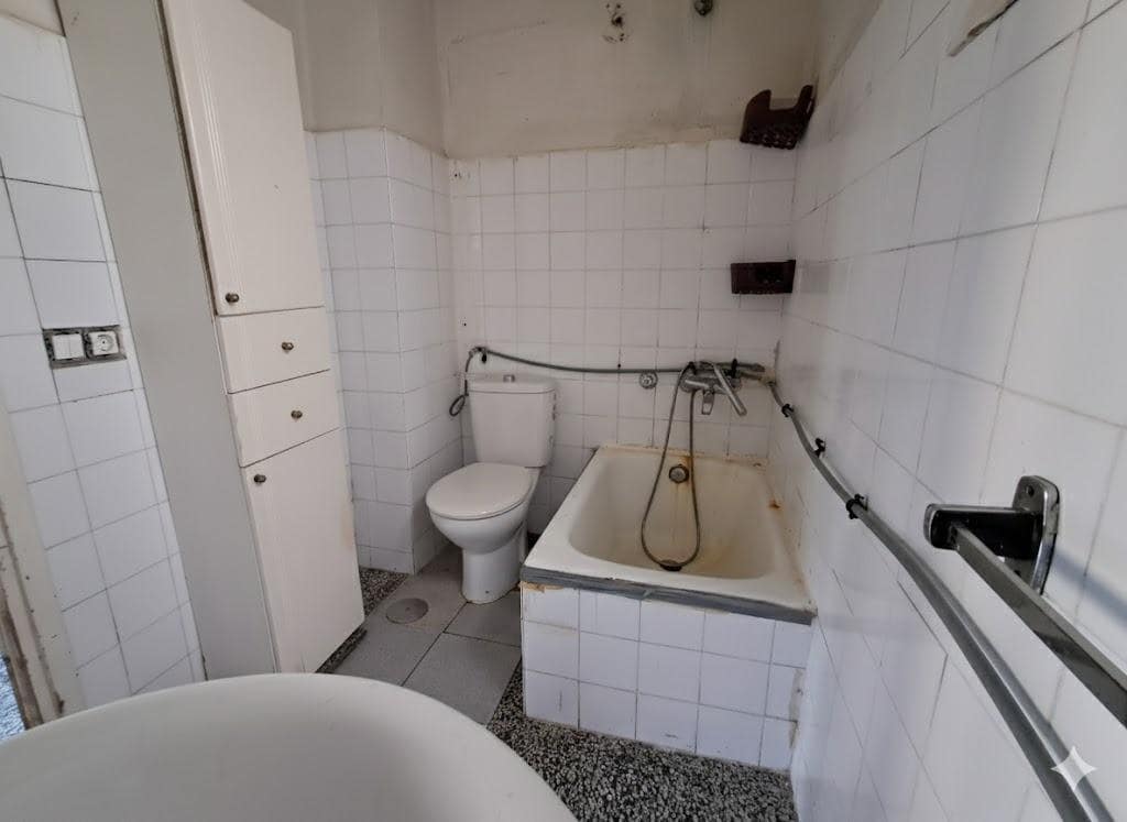 3 soveværelse Lejlighed til salg i Malaga by - € 174.000 (Ref: 9586741)