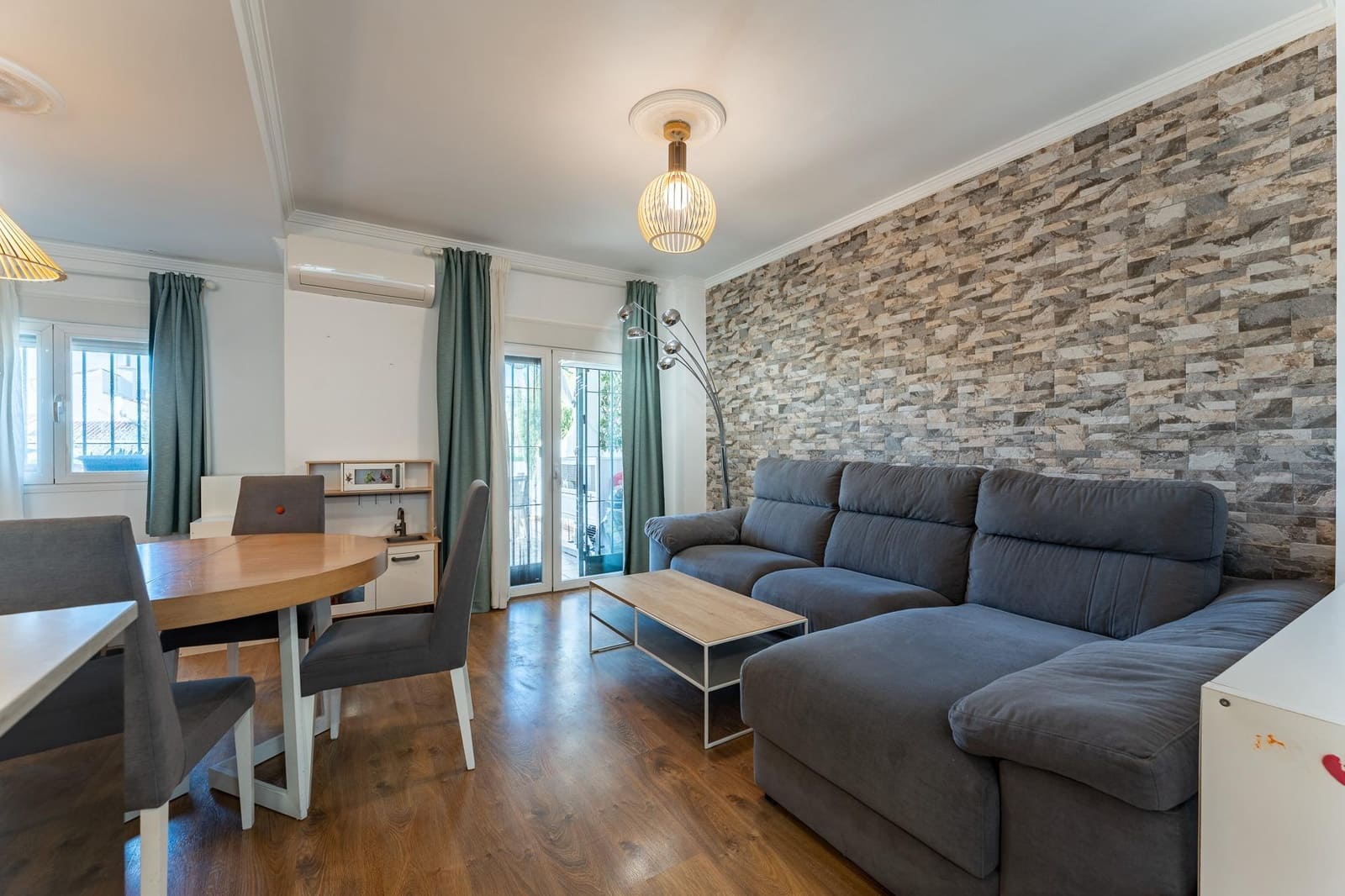 3 sovrum Radhus till salu i La Cala del Moral med pool - 490 000 € (Ref: 9596405)