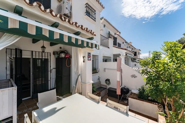 3 sovrum Radhus till salu i La Cala del Moral, Rincón de la Victoria med pool - 490 000 € (Ref: 9596405)