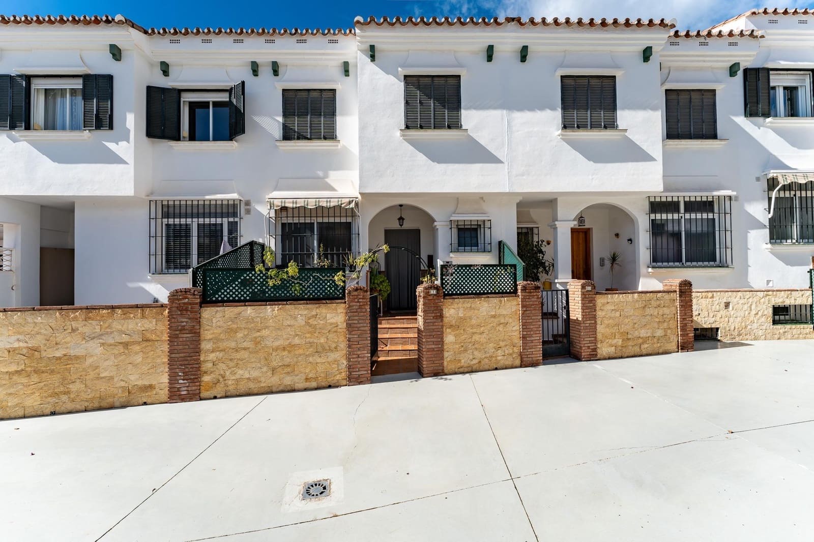 3 sovrum Radhus till salu i La Cala del Moral med pool - 490 000 € (Ref: 9596405)