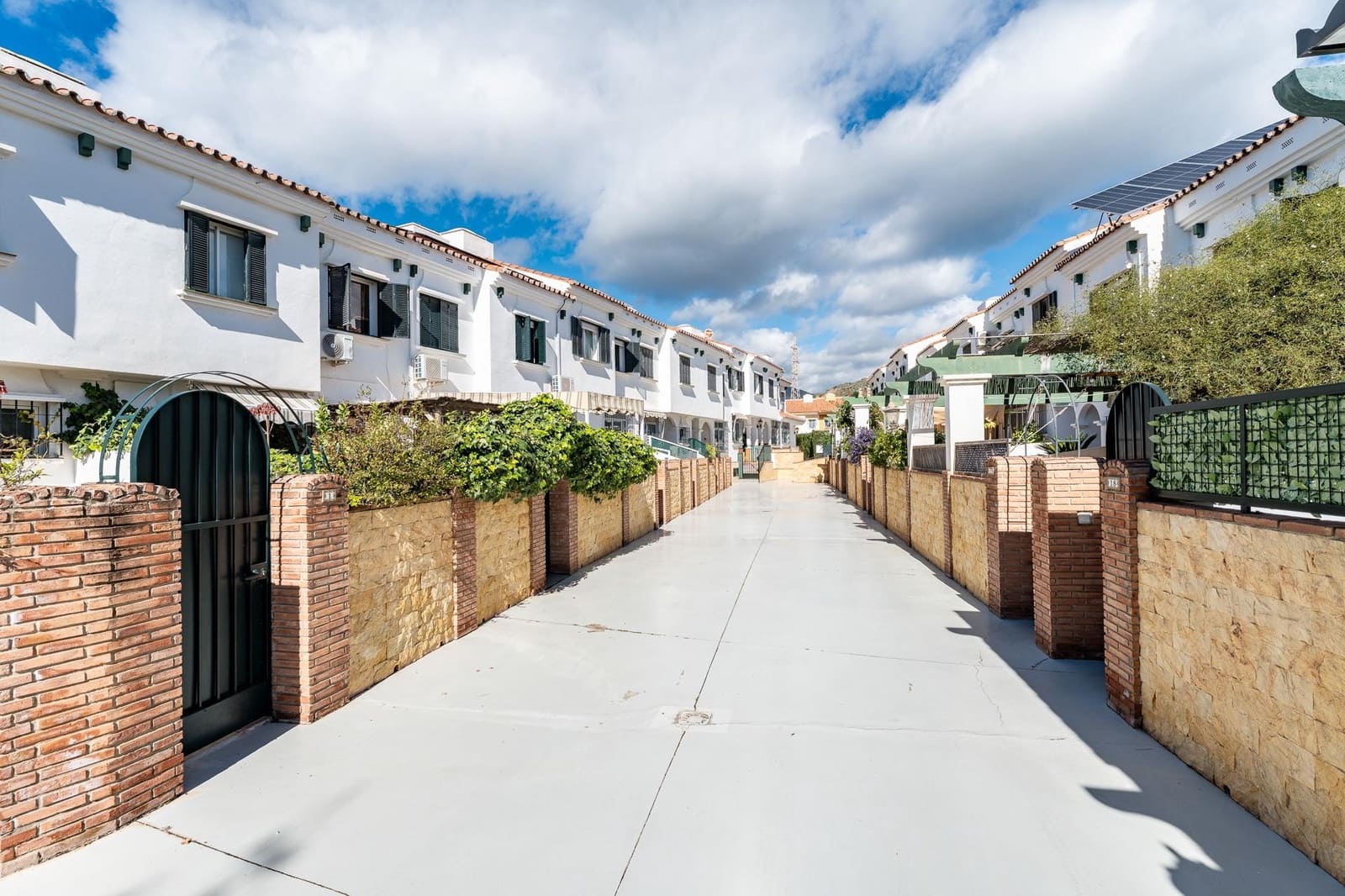 3 sovrum Radhus till salu i La Cala del Moral med pool - 490 000 € (Ref: 9596405)