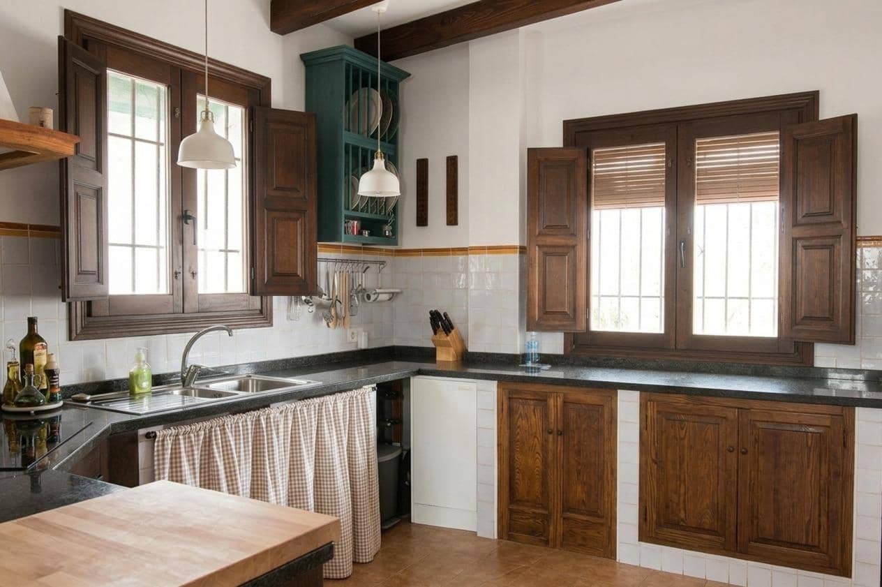 3 slaapkamer Huis te koop in Portugos met garage - € 239.000 (Ref: 9599712)