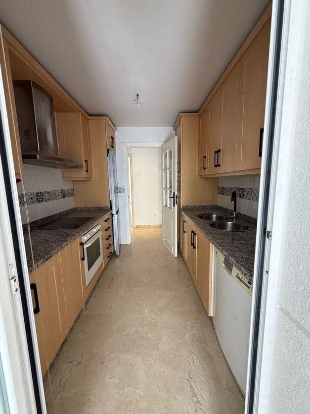 2 bedroom Flat for sale in Estepona - € 320,000 (Ref: 9616088)