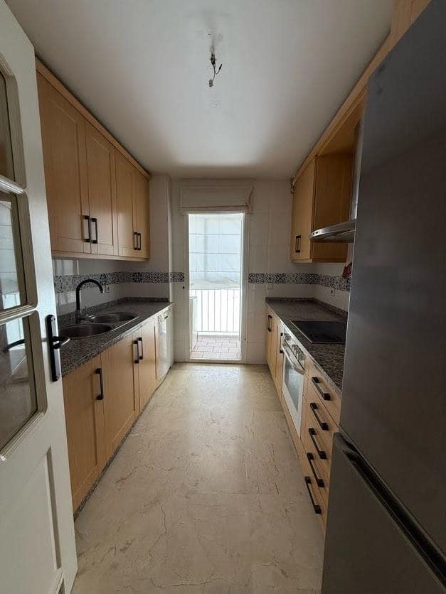 2 bedroom Flat for sale in Estepona - € 320,000 (Ref: 9616088)