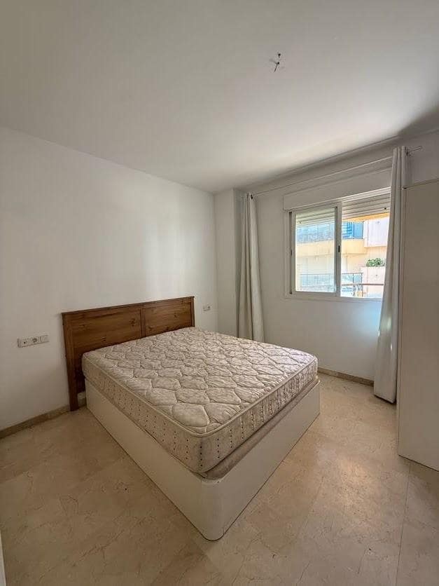 2 bedroom Flat for sale in Estepona - € 320,000 (Ref: 9616088)