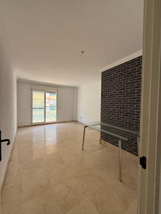 2 bedroom Flat for sale in Estepona - € 320,000 (Ref: 9616088)