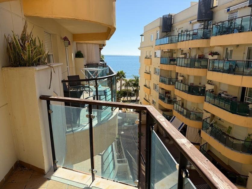 2 bedroom Flat for sale in Estepona - € 320,000 (Ref: 9616088)