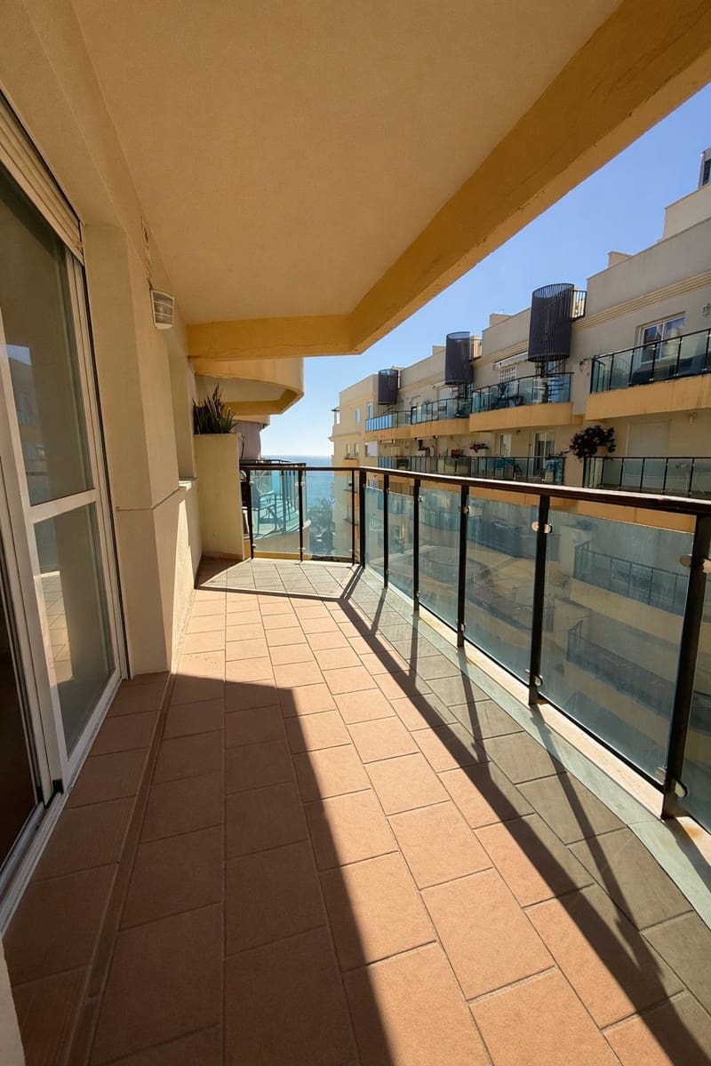 2 bedroom Flat for sale in Estepona - € 320,000 (Ref: 9616088)