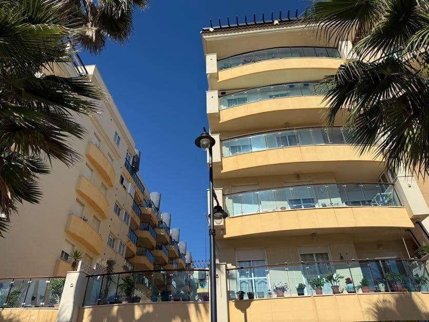 2 bedroom Flat for sale in Estepona - € 320,000 (Ref: 9616088)