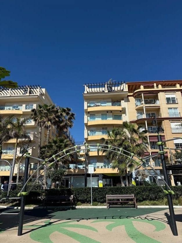 2 bedroom Flat for sale in Estepona - € 320,000 (Ref: 9616088)