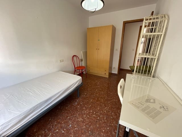 4 Zimmer Wohnung zu vermieten in Málaga Stadt - 1.350 € (Ref: 9616089)