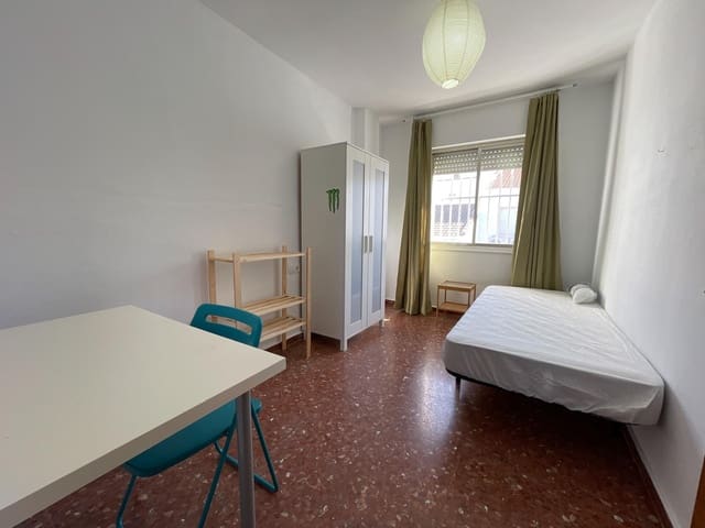 4 Zimmer Wohnung zu vermieten in Málaga Stadt - 1.350 € (Ref: 9616089)