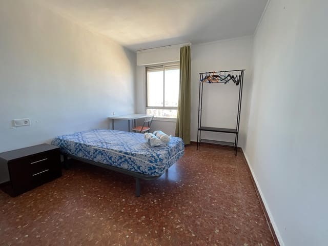 4 Zimmer Wohnung zu vermieten in Málaga Stadt - 1.350 € (Ref: 9616089)