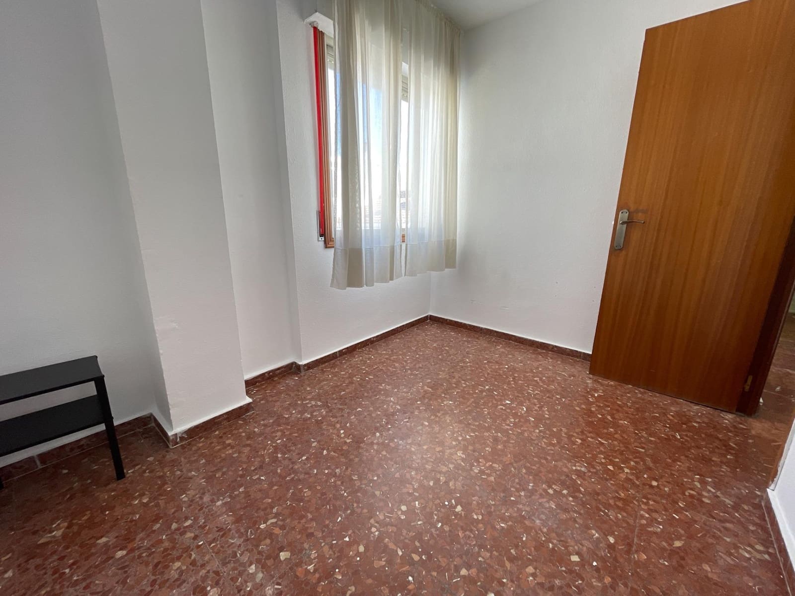 Piso de 4 habitaciones en Málaga ciudad en alquiler - 1.350 € (Ref: 9616089)