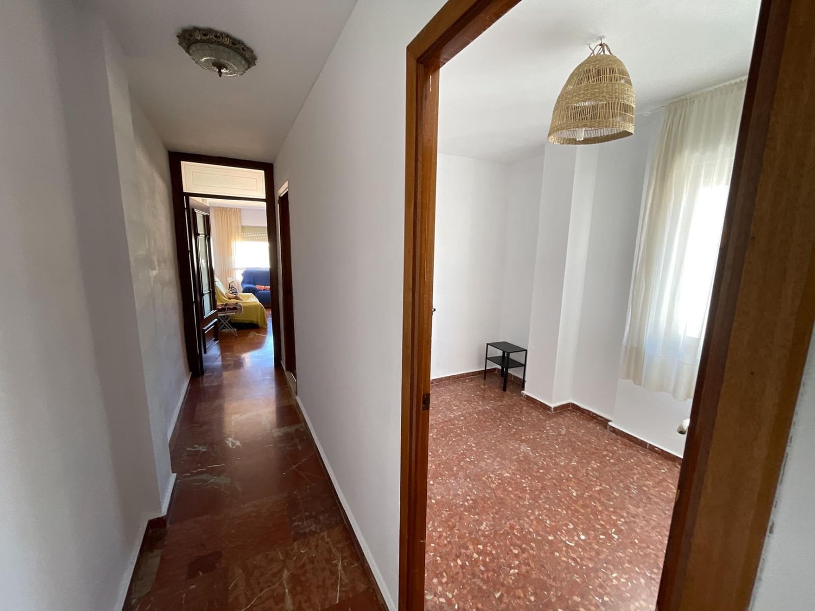 Piso de 4 habitaciones en Málaga ciudad en alquiler - 1.350 € (Ref: 9616089)