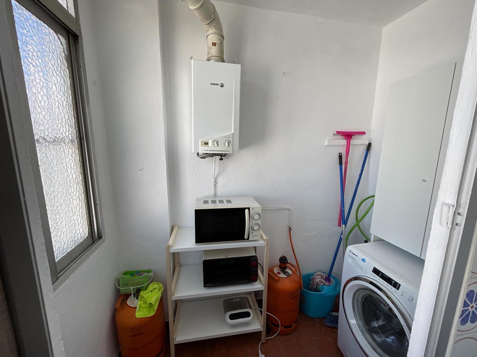 Piso de 4 habitaciones en Málaga ciudad en alquiler - 1.350 € (Ref: 9616089)