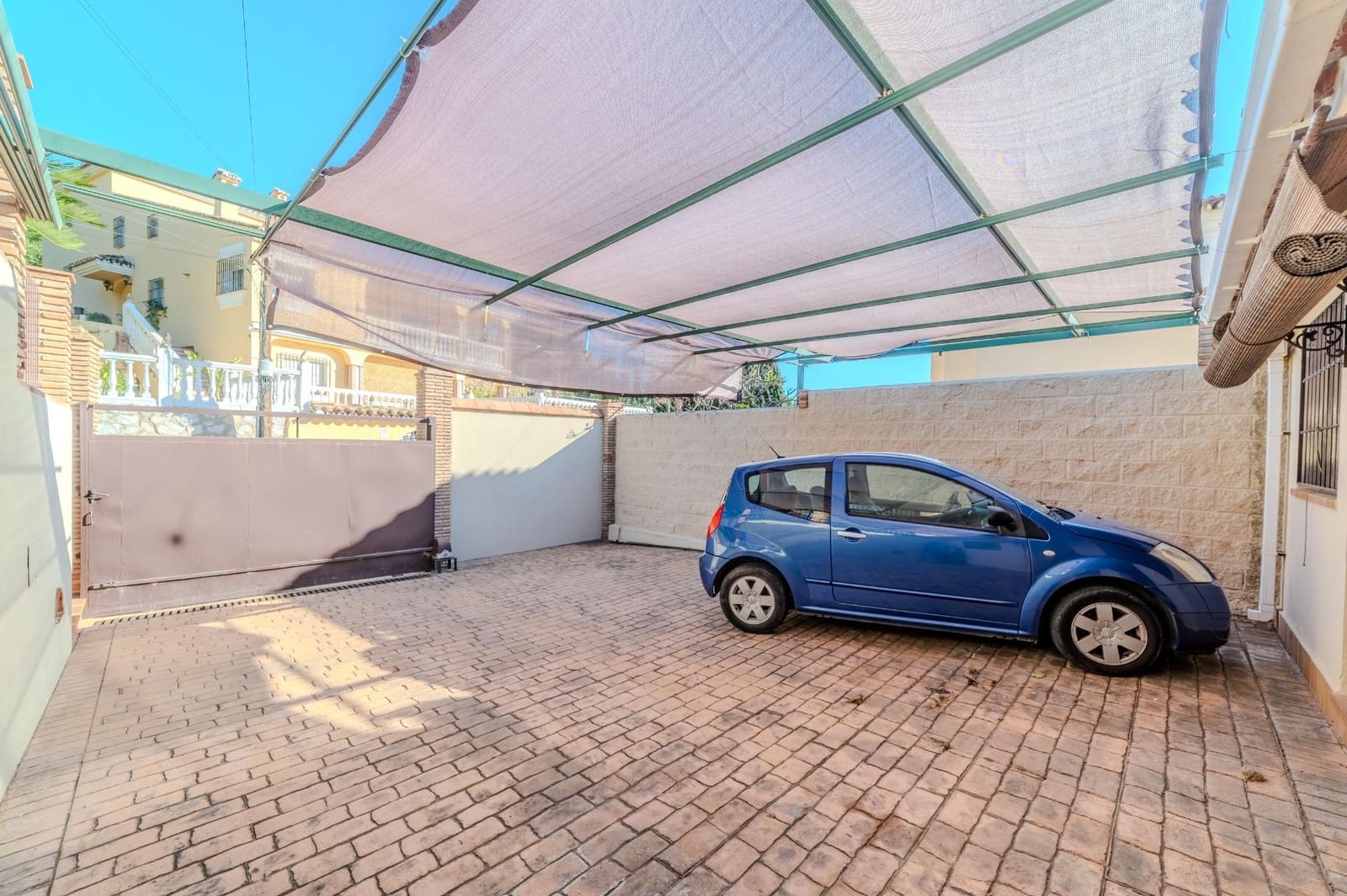 4 bedroom Villa for sale in La Cala del Moral with garage - € 740,000 (Ref: 9625925)