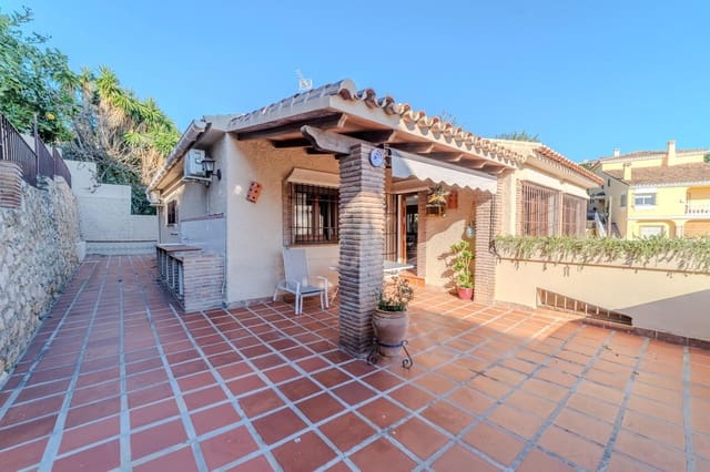 4 Zimmer Villa zu verkaufen in La Cala del Moral, Rincón de la Victoria mit Garage - 740.000 € (Ref: 9625925)