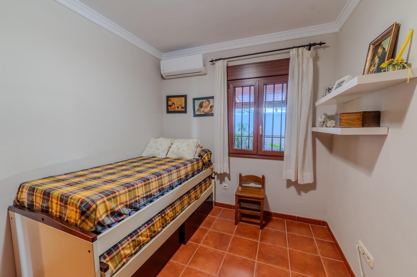 4 bedroom Villa for sale in La Cala del Moral with garage - € 740,000 (Ref: 9625925)