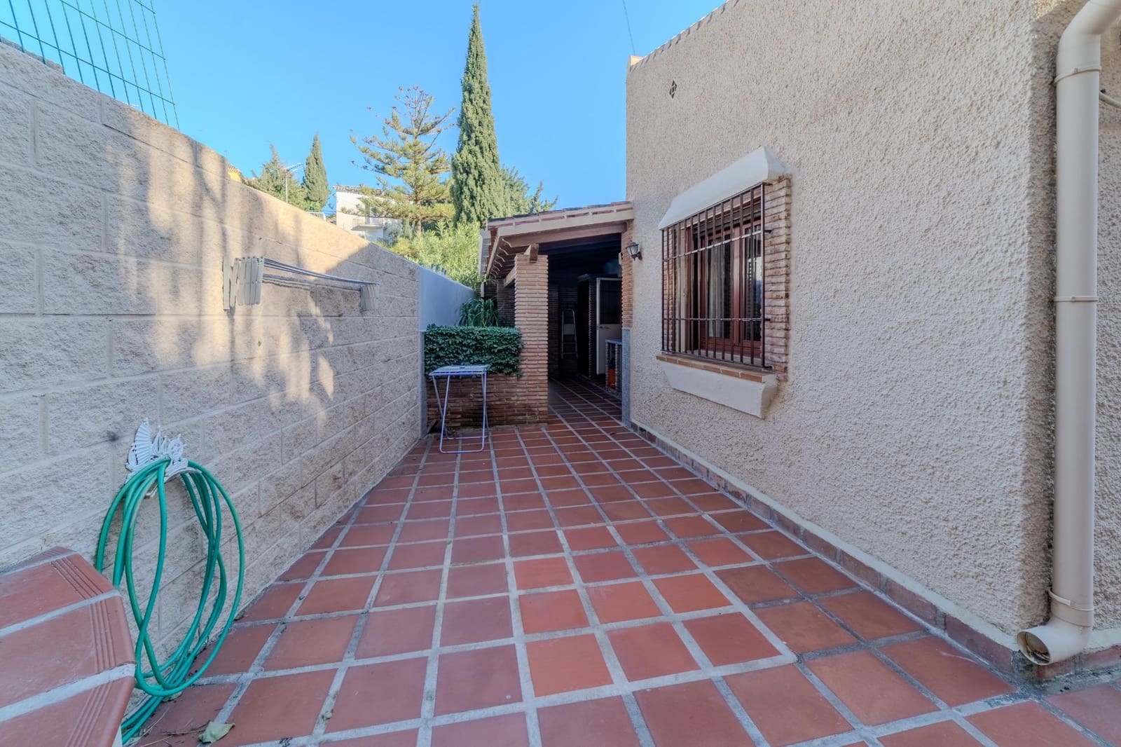 4 bedroom Villa for sale in La Cala del Moral with garage - € 740,000 (Ref: 9625925)