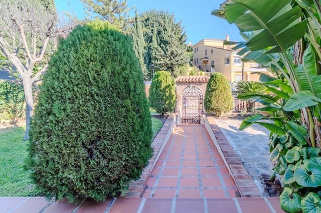 4 quarto Moradia para venda em La Cala del Moral, Rincón de la Victoria com garagem - 740 000 € (Ref: 9625925)