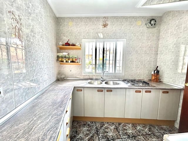 2 makuuhuone Huvila myytävänä paikassa Puerto de la Torre, Málaga kaupunki - 318 000 € (Ref: 9634542)