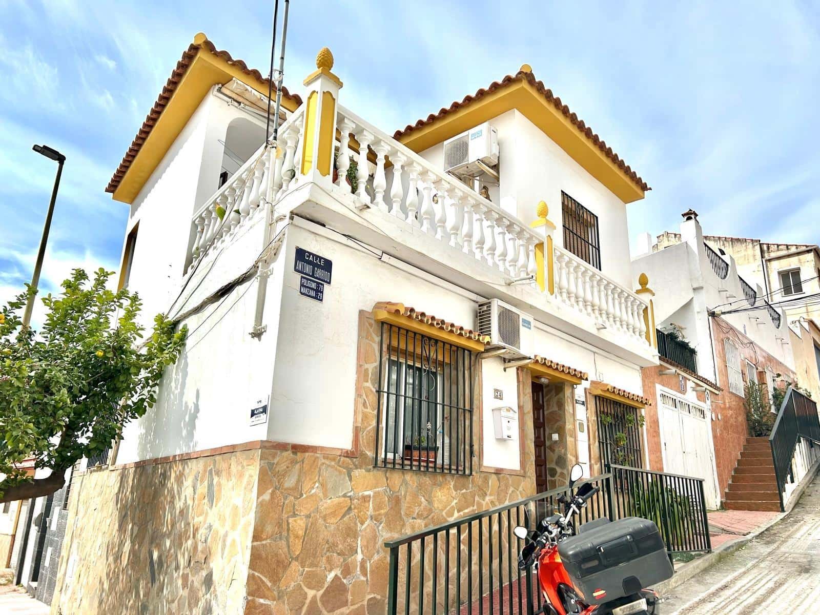 2 makuuhuone Huvila myytävänä paikassa Puerto de la Torre - 318 000 € (Ref: 9634542)