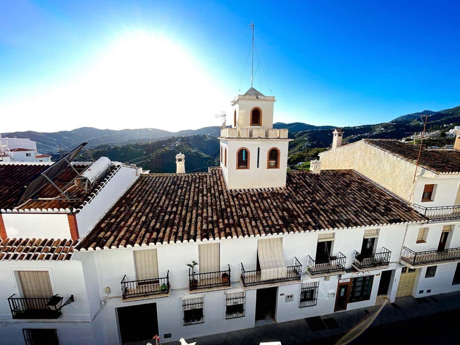 Casa de 10 habitaciones en Frigiliana en venta con garaje - 840.000 € (Ref: 9634543)