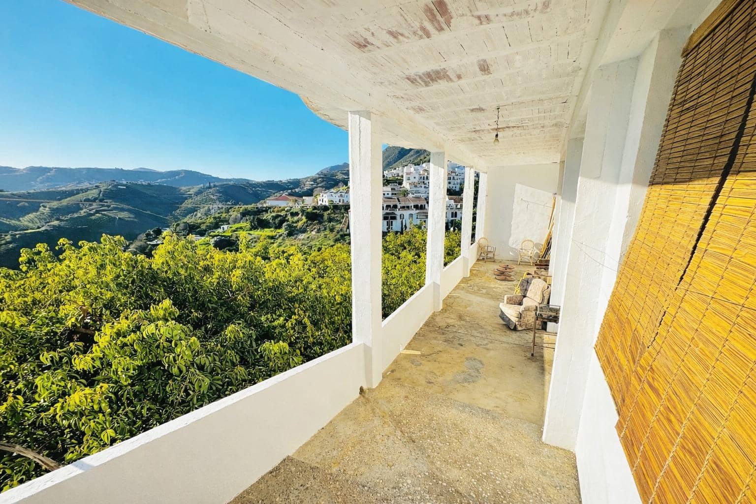 10 bedroom Townhouse for sale in Frigiliana with garage - € 840,000 (Ref: 9634543)