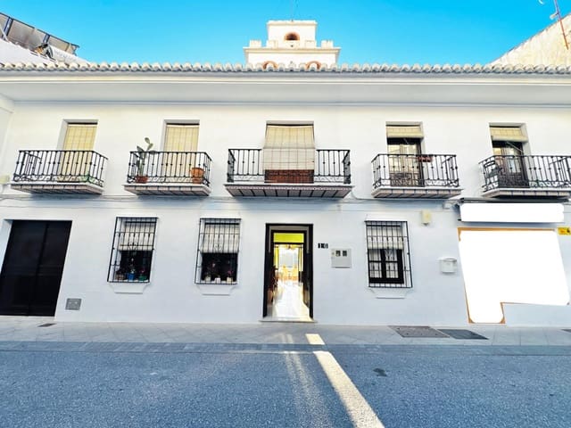 10 bedroom Townhouse for sale in Frigiliana - € 840,000 (Ref: 9634543)