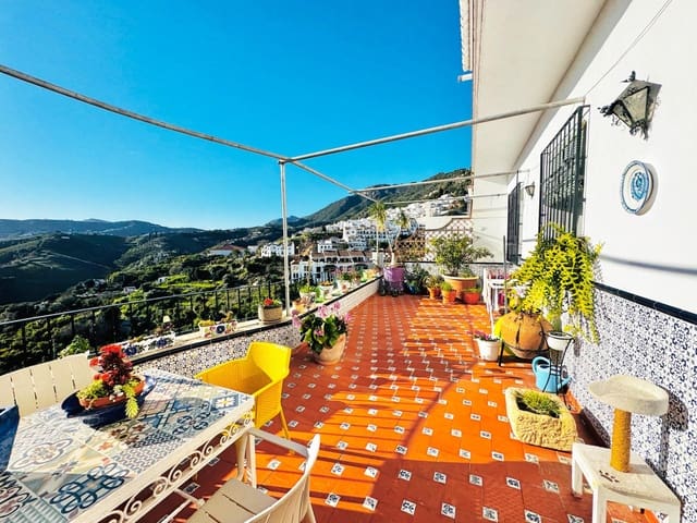 10 bedroom Townhouse for sale in Frigiliana - € 840,000 (Ref: 9634543)