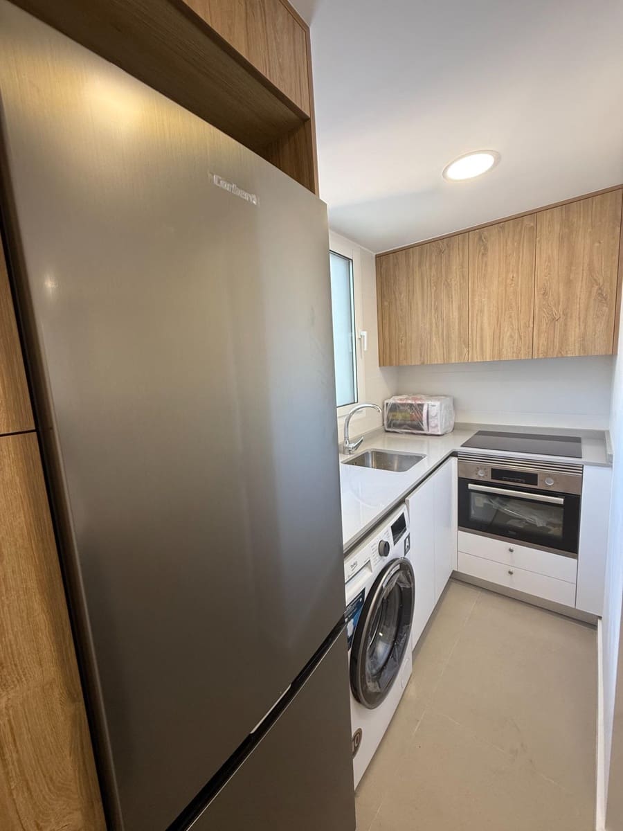 3 makuuhuone Huoneisto vuokrattavana paikassa Malaga kaupunki - 600 € (Ref: 9637806)