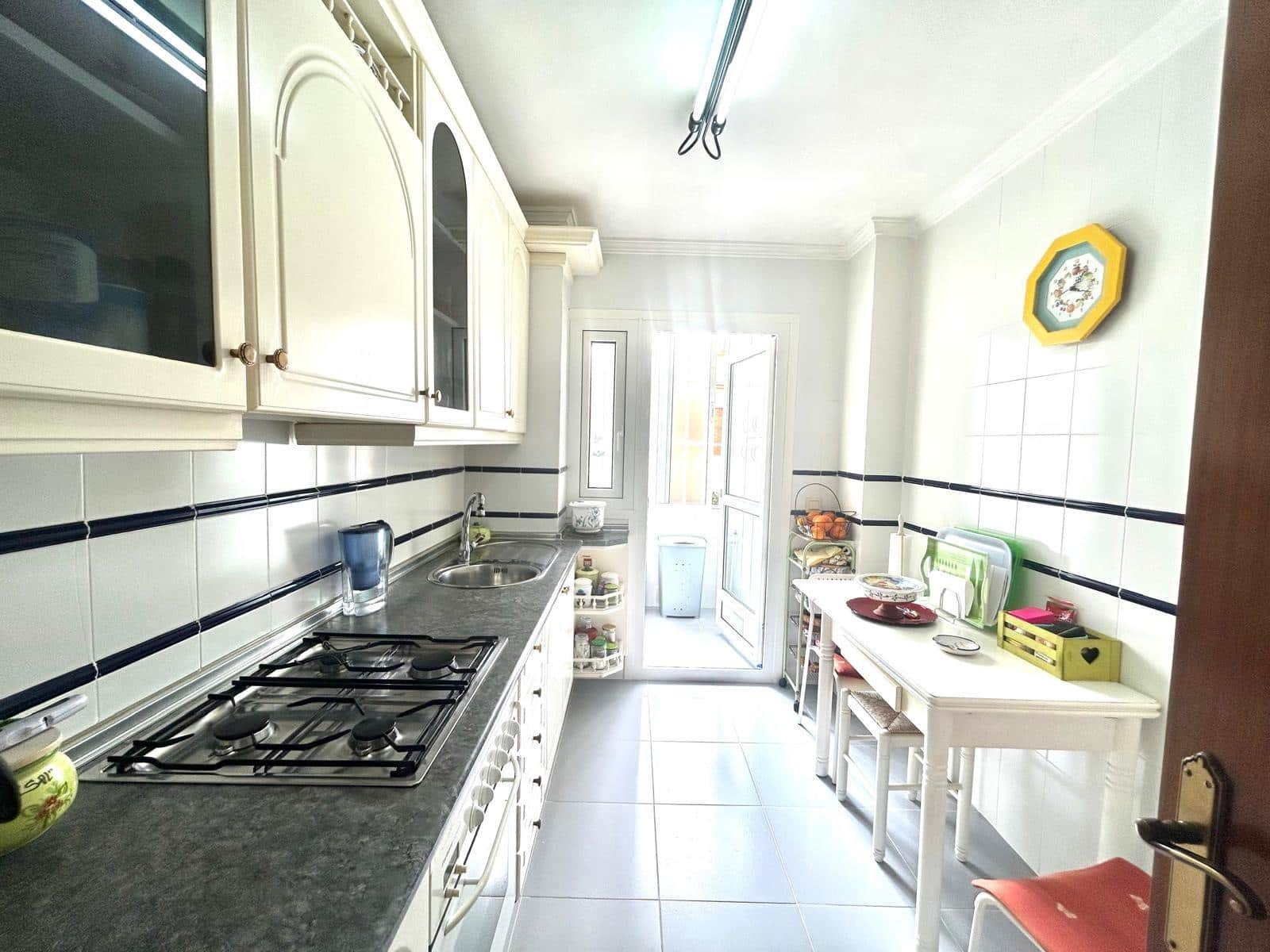 3 slaapkamer Flat te koop in Malaga stad - € 380.000 (Ref: 9652238)