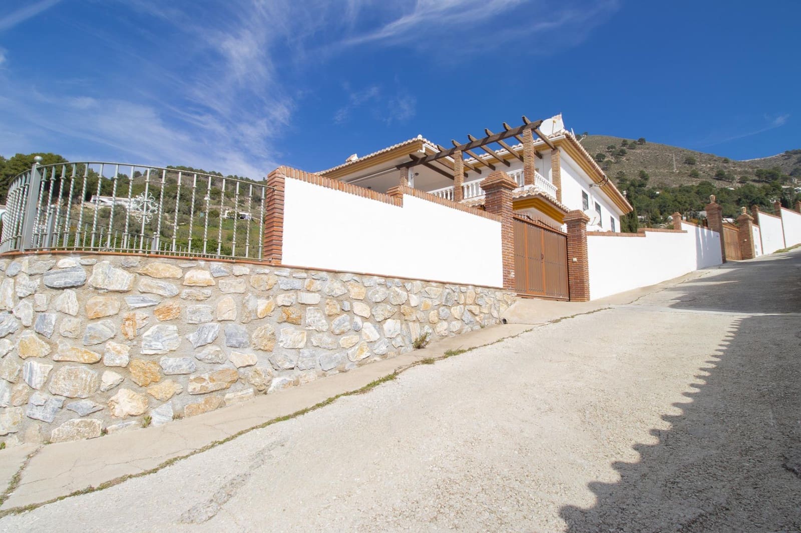 6 slaapkamer Villa te koop in Competa - € 950.000 (Ref: 9659637)