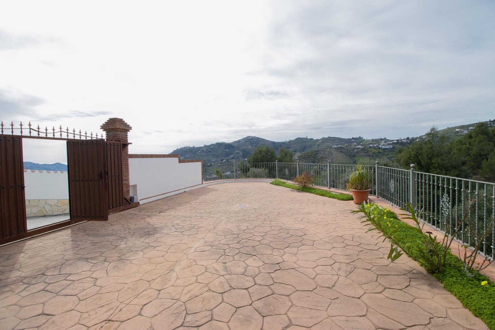 6 slaapkamer Villa te koop in Competa - € 950.000 (Ref: 9659637)