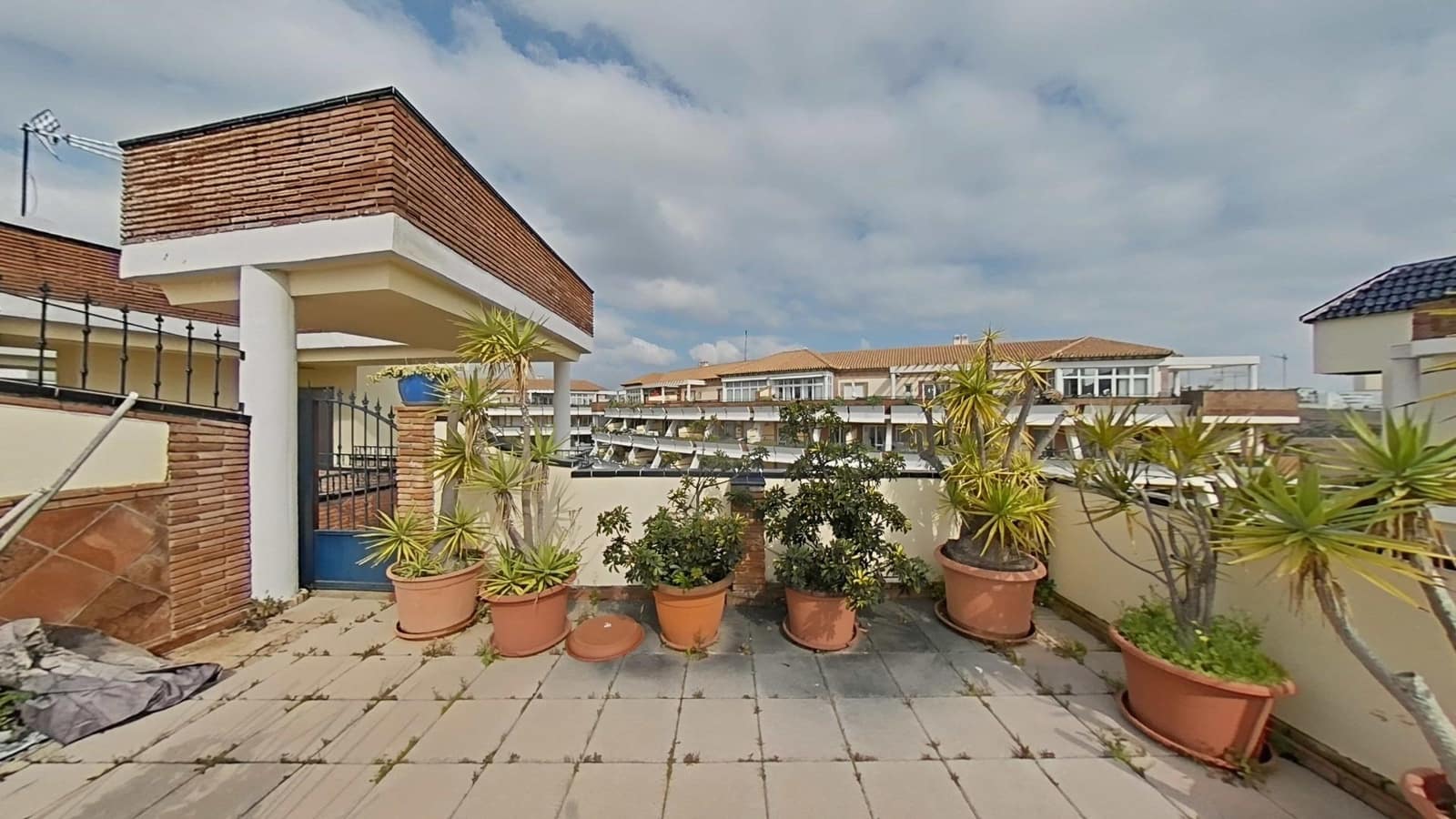2 bedroom Penthouse for sale in Riviera del Sol with pool - € 489,000 (Ref: 9666794)