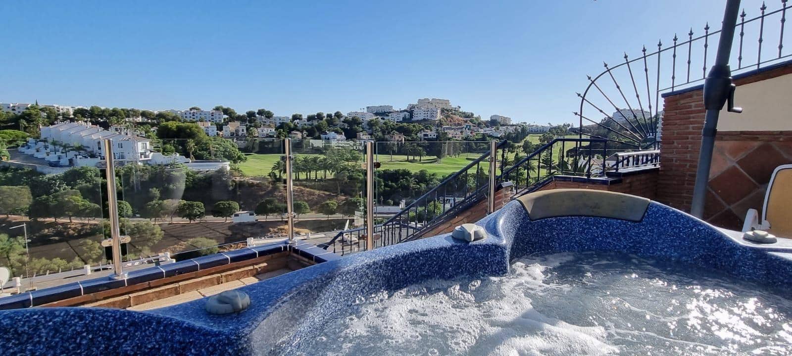 2 bedroom Penthouse for sale in Riviera del Sol with pool - € 474,500 (Ref: 9666794)