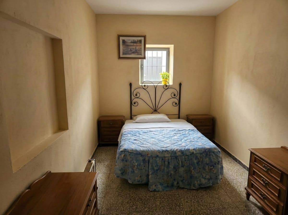 4 slaapkamer Huis te koop in Alhaurin el Grande met garage - € 130.000 (Ref: 9666795)