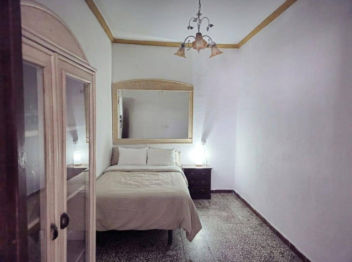 4 slaapkamer Huis te koop in Alhaurin el Grande met garage - € 130.000 (Ref: 9666795)