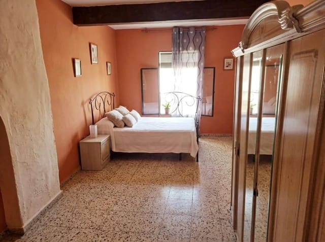 4 slaapkamer Huis te koop in Alhaurín el Grande met garage - € 130.000 (Ref: 9666795)