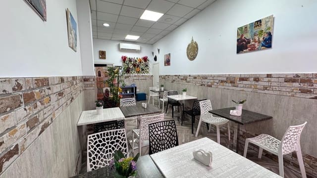 Comercial para arrendar em Málaga cidade - 765 € (Ref: 9677642)